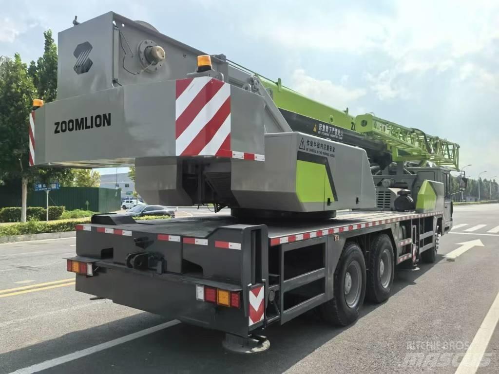 Zoomlion ZCT 251 V Dış cephe asansörleri