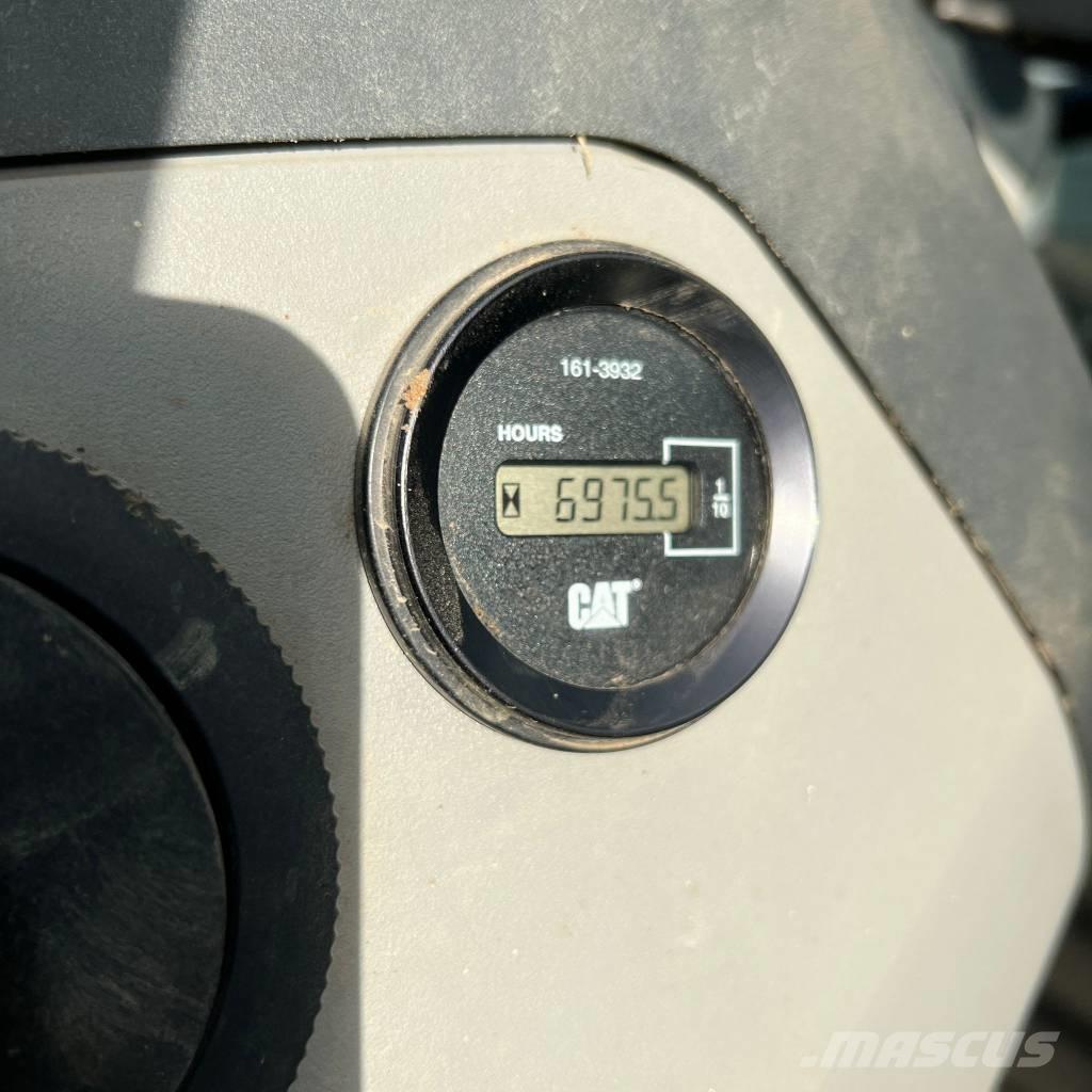 CAT 444 E Kazıcı yükleyiciler - beko loder