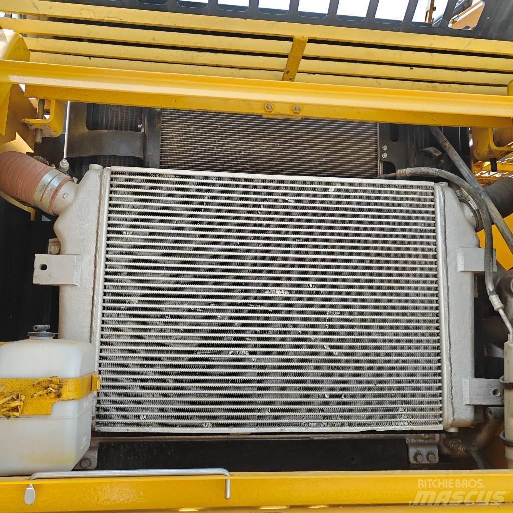 Komatsu 360-7 Paletli ekskavatörler