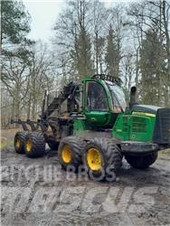John Deere 1110 E Tomruk yükleyici traktörler