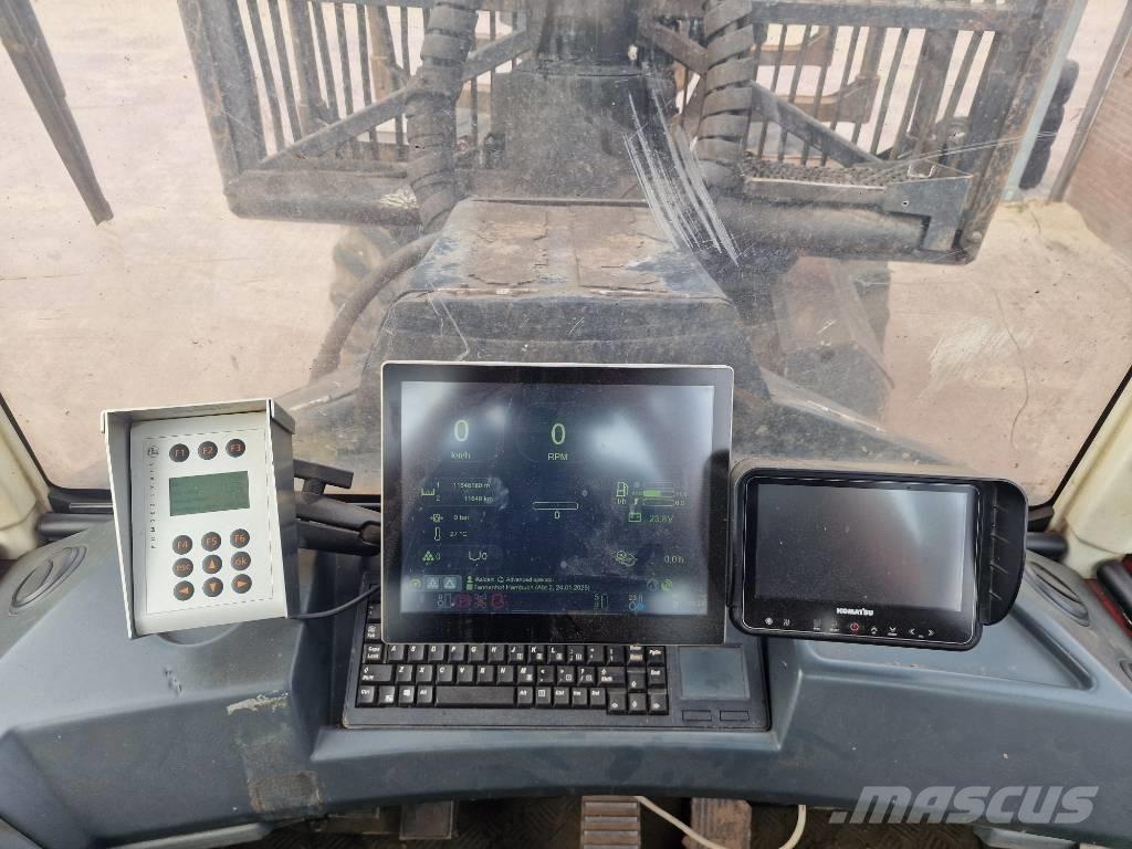 Komatsu 855 Tomruk yükleyici traktörler