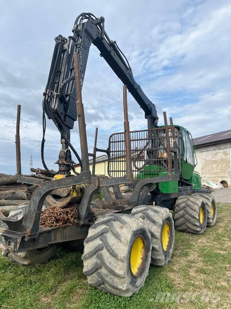 John Deere 810 E Tomruk yükleyici traktörler