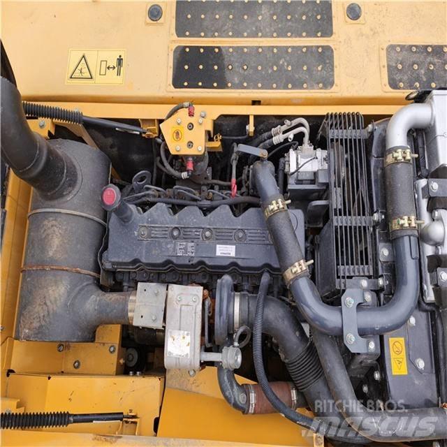 Komatsu PC 220-8 Paletli ekskavatörler