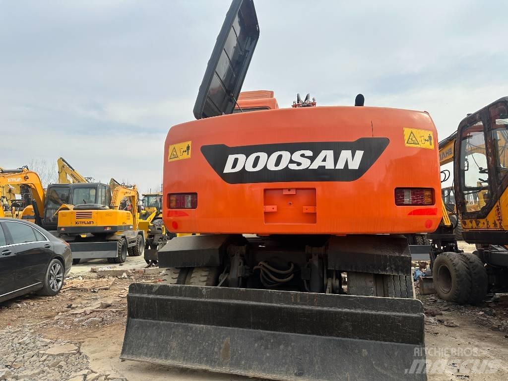 Doosan 150 Lastik tekerli ekskavatörler