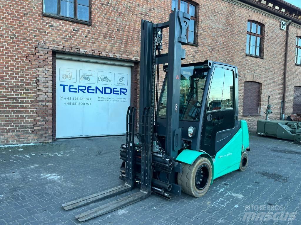 Mitsubishi FB45 Elektrikli forkliftler