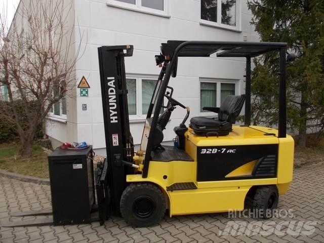 Hyundai 32 B-7 Elektrikli forkliftler