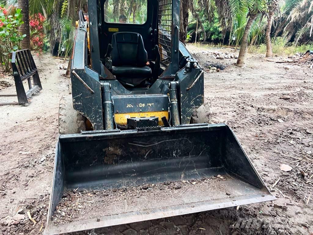 John Deere 312 Skid steer loderler
