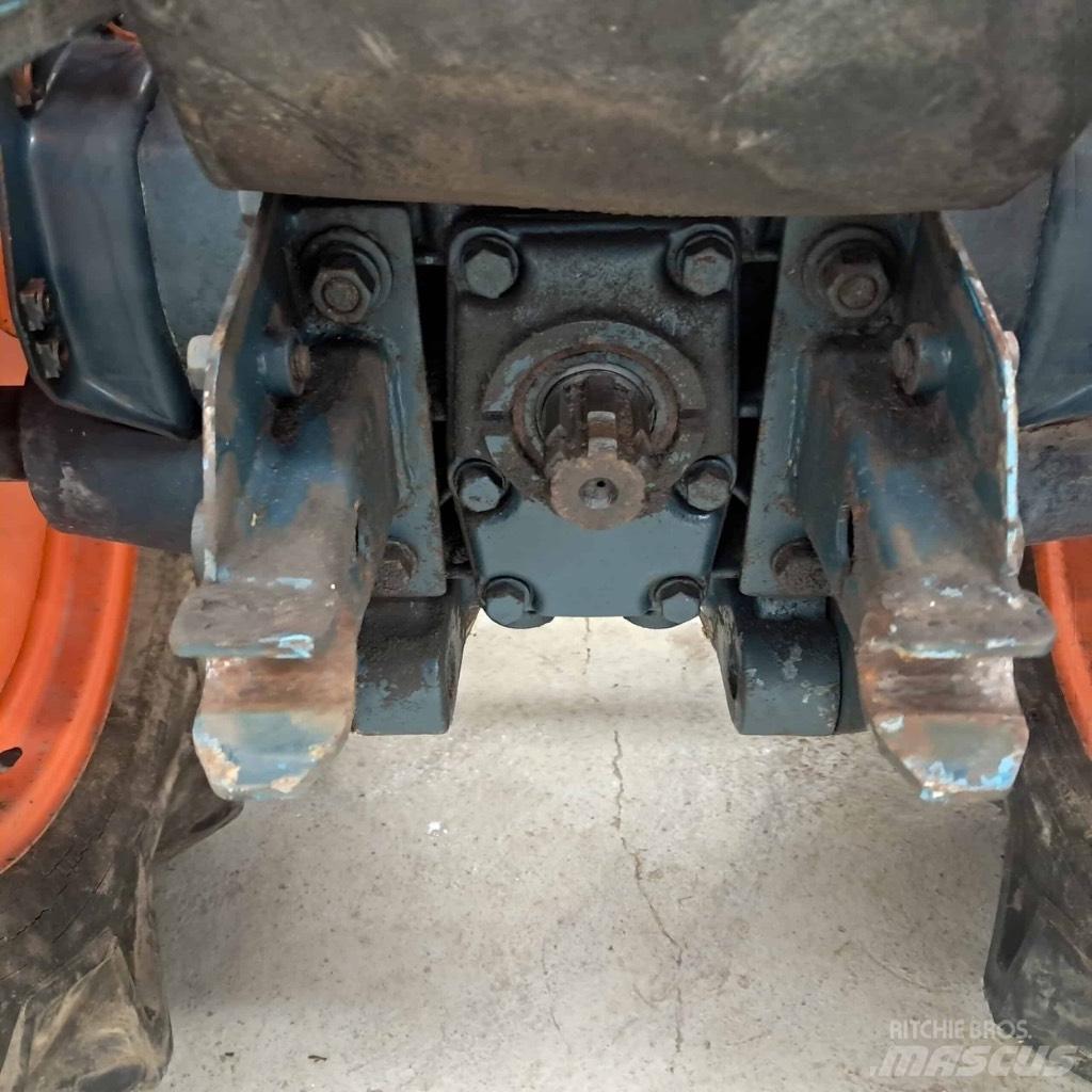 Kubota B 7000 Traktörler