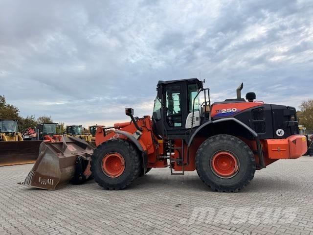 Hitachi ZW 250-6 Tekerlekli yükleyiciler