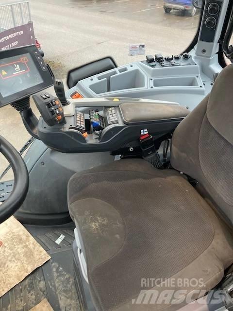 Valtra T214 Versu Traktörler