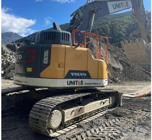Volvo ECR 235 EL Paletli ekskavatörler