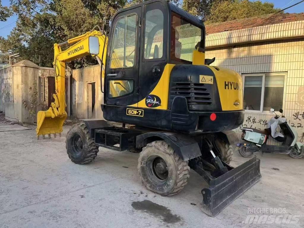 Hyundai 60 W Lastik tekerli ekskavatörler