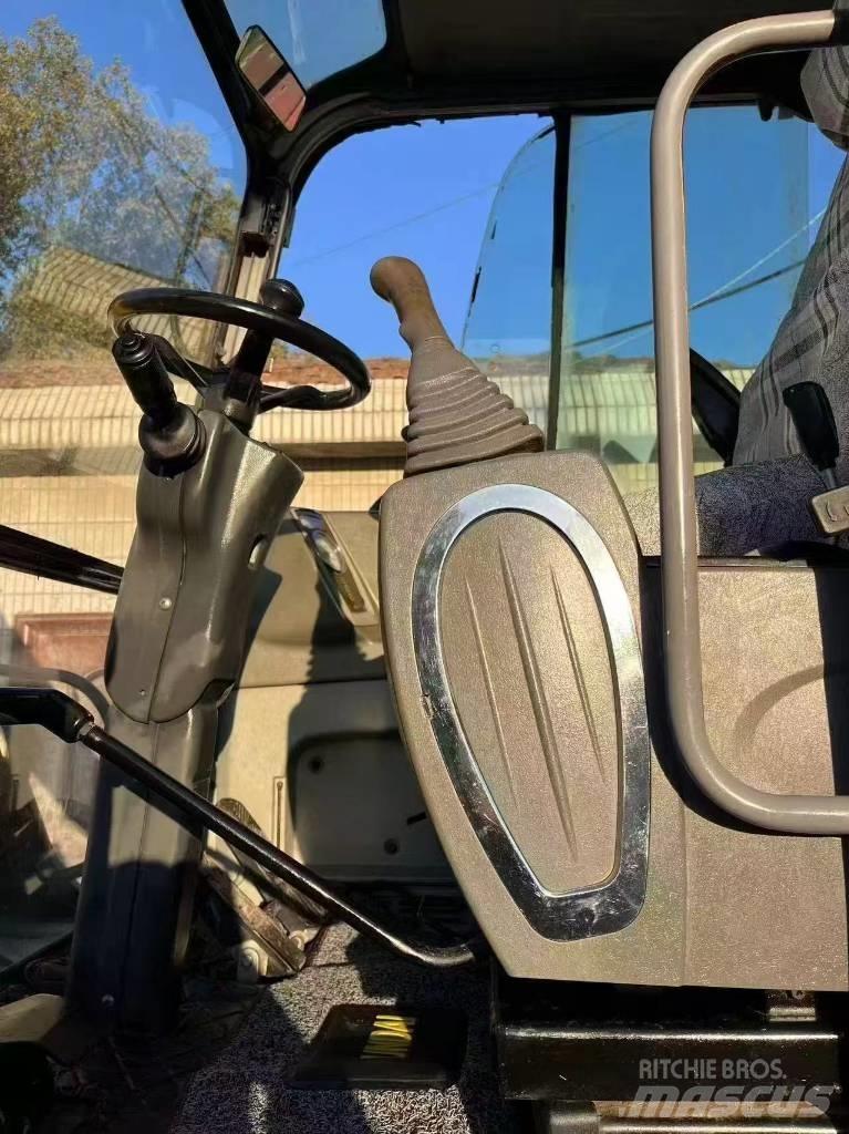 Hyundai 60 W Lastik tekerli ekskavatörler