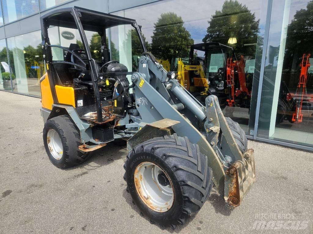 GiANT v5003 x-tra Mini yükleyiciler