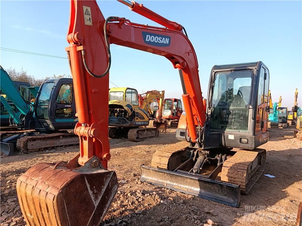 Doosan DH 60-7 Mini ekskavatörler, 7 tona dek