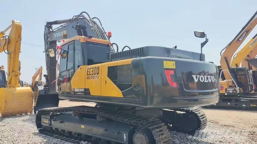 Volvo EC 300 D L Paletli ekskavatörler