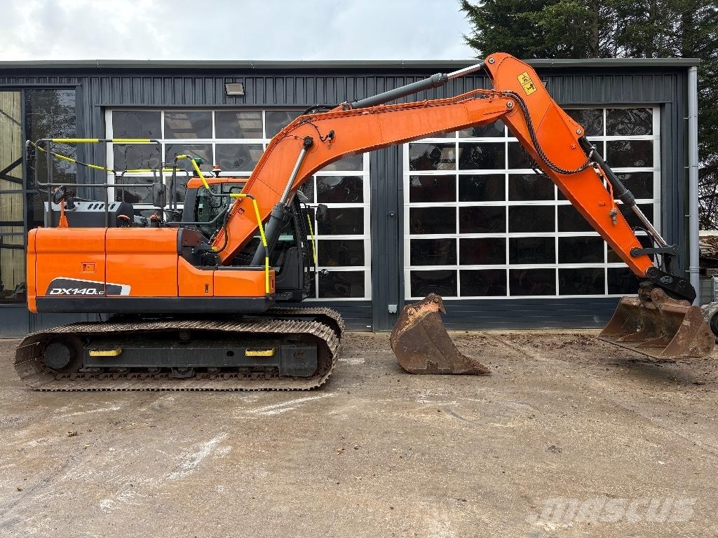 Doosan DX 140 LC Paletli ekskavatörler