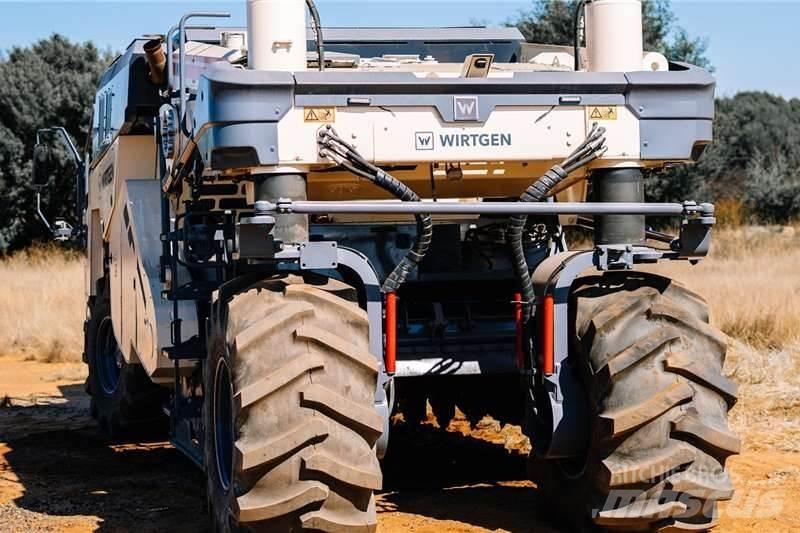 Wirtgen WR240 Diger kamyonlar
