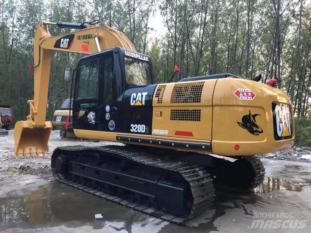 CAT 320D2 Paletli ekskavatörler