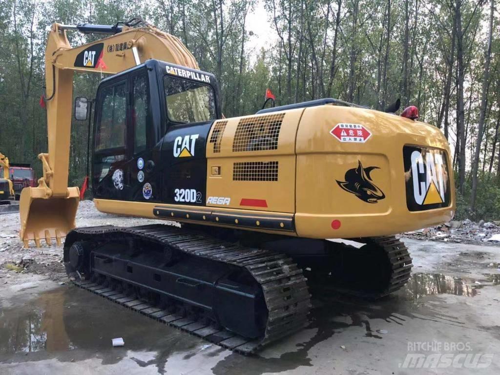 CAT 320D2 Paletli ekskavatörler