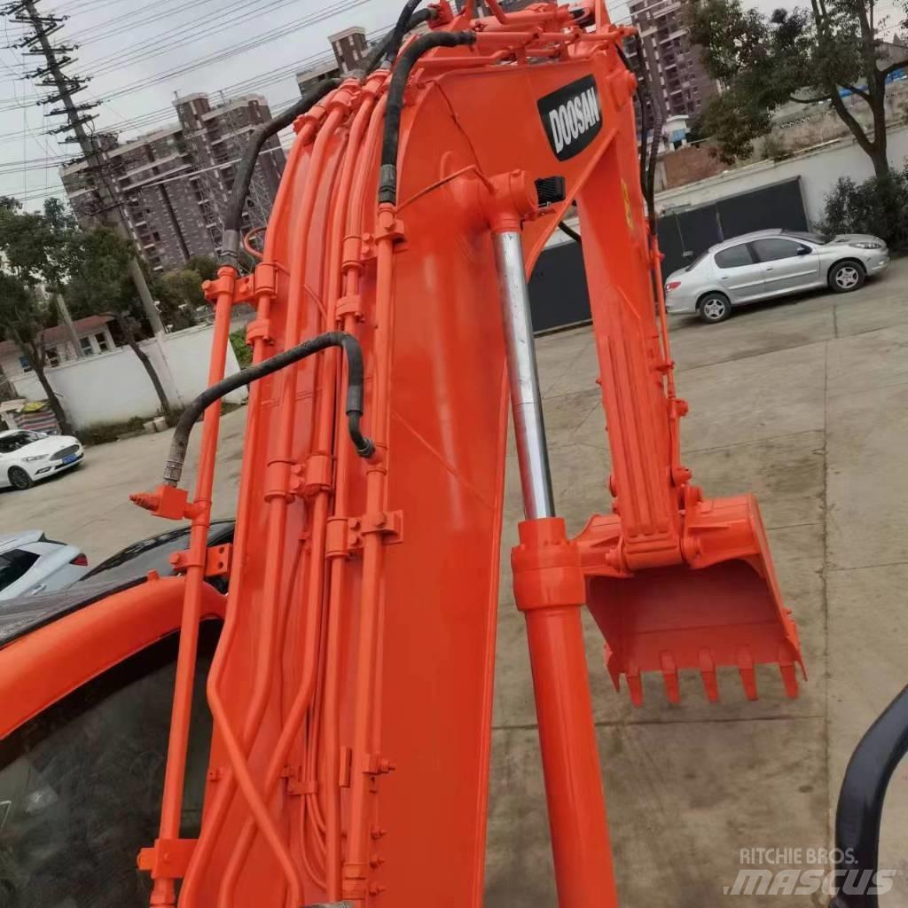Doosan DX 225 LC Paletli ekskavatörler