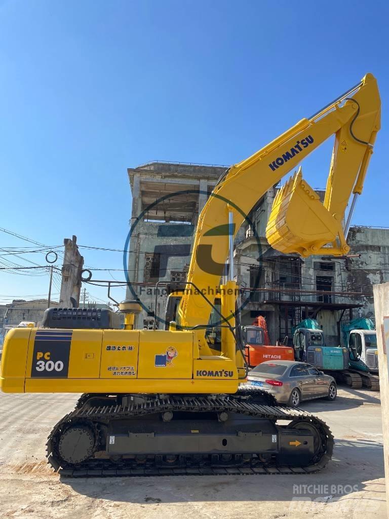 Komatsu PC 300 Paletli ekskavatörler