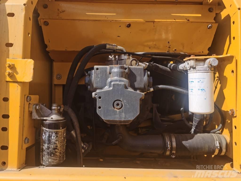 Komatsu PC 220-7 Paletli ekskavatörler