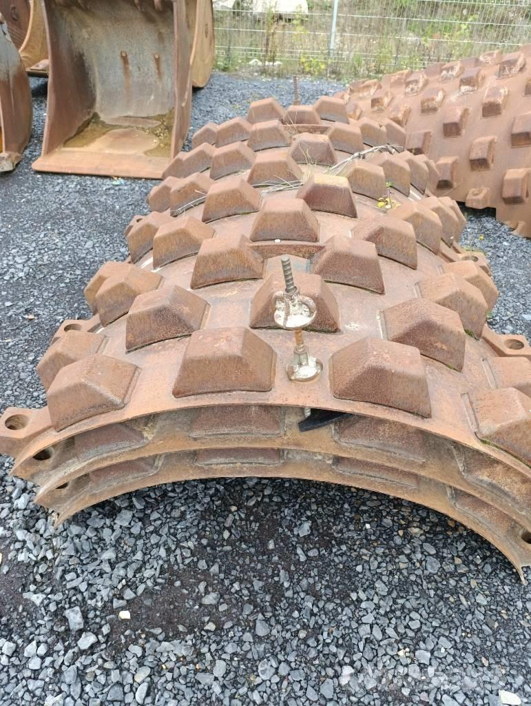 Bomag BW 213 D-4 Tek tamburlu silindirler