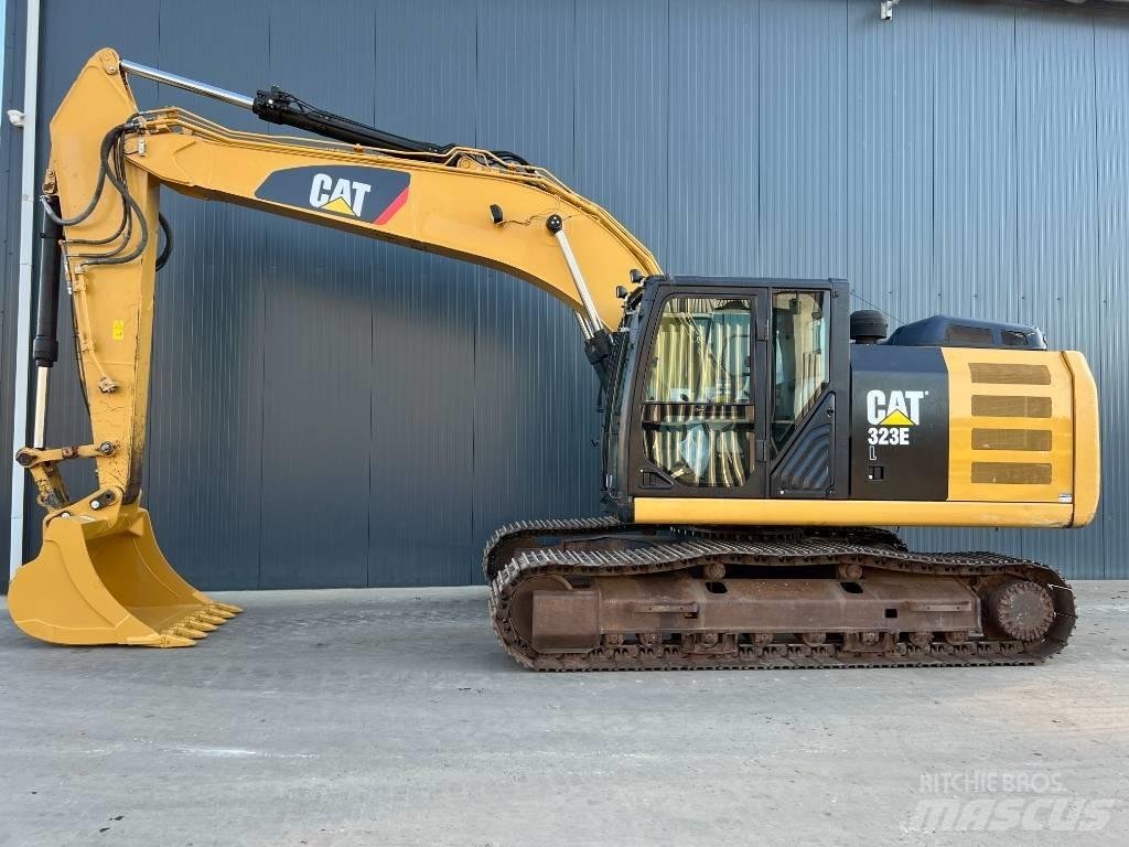 CAT 323E L Paletli ekskavatörler