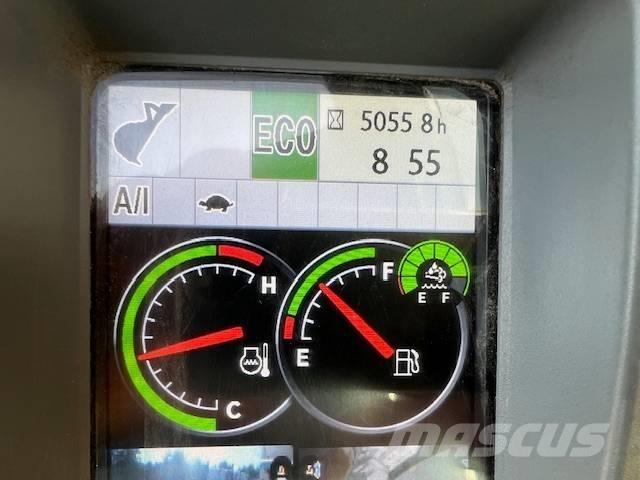 Hitachi ZX 135 US-6 Paletli ekskavatörler