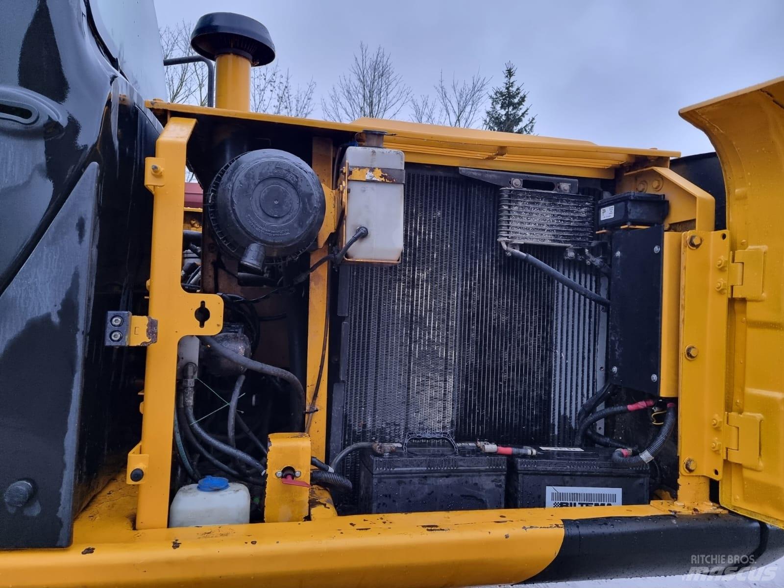 JCB JS 160 LC Paletli ekskavatörler