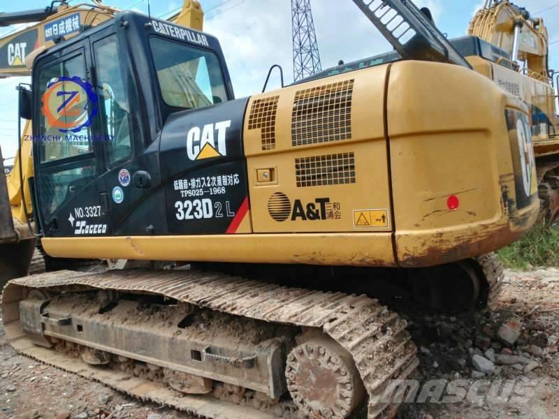 CAT 323 D L Paletli ekskavatörler