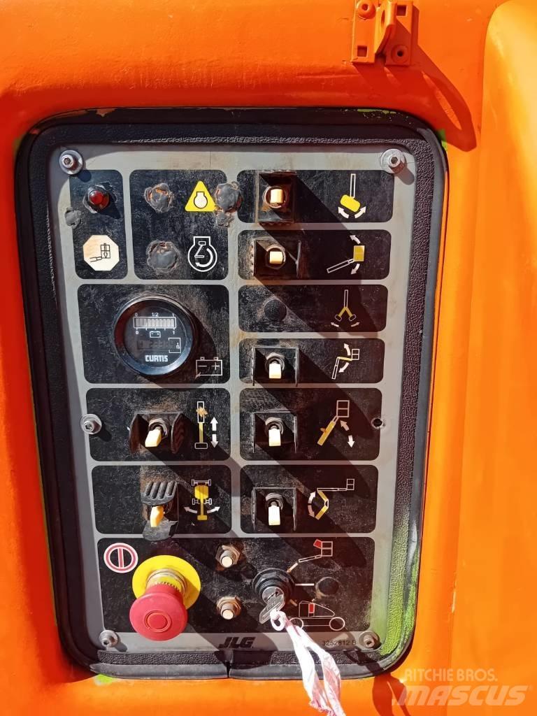 JLG E 450 AJ Körüklü personel platformları
