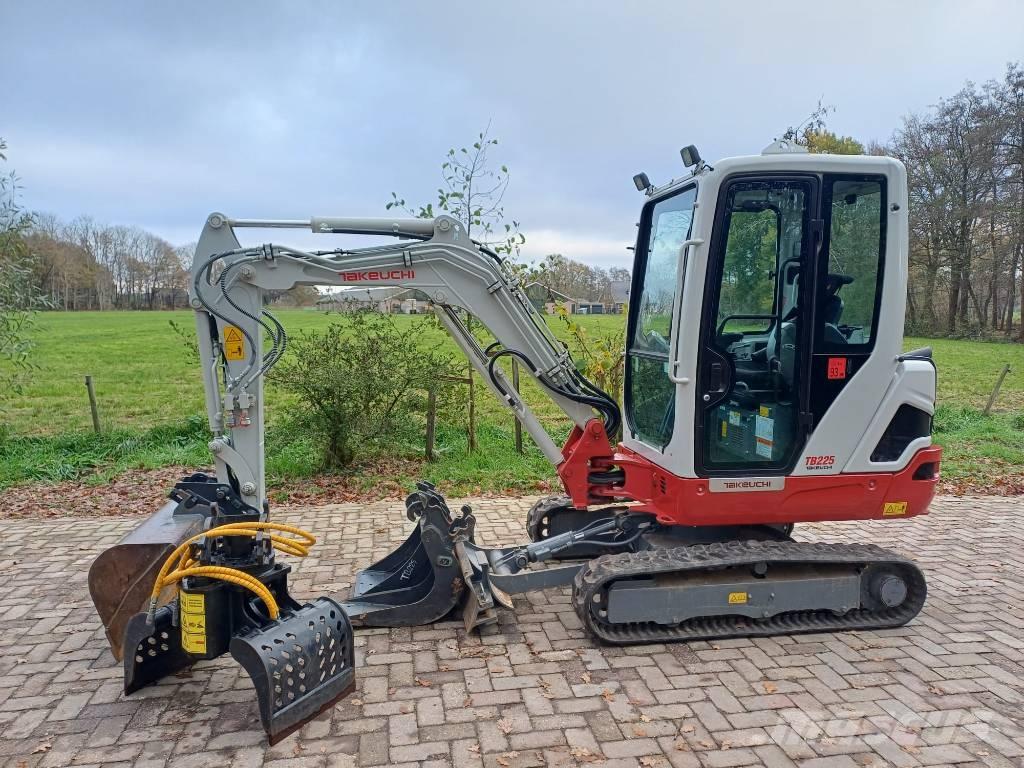 Takeuchi TB 225 Mini ekskavatörler, 7 tona dek