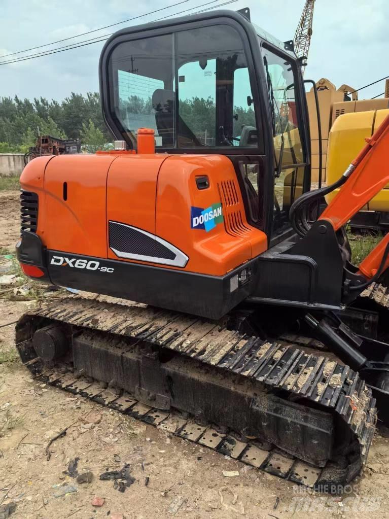 Doosan DX 60 Paletli ekskavatörler
