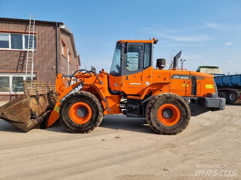Doosan DL 200 Tekerlekli yükleyiciler