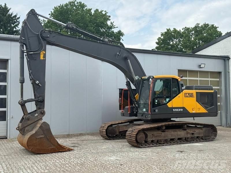 Volvo EC 250 EL Paletli ekskavatörler