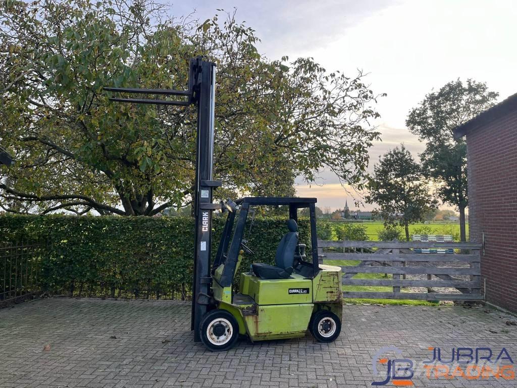 Clark DPM 25 Dizel forkliftler