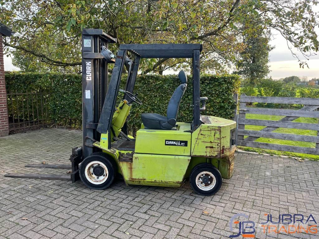 Clark DPM 25 Dizel forkliftler