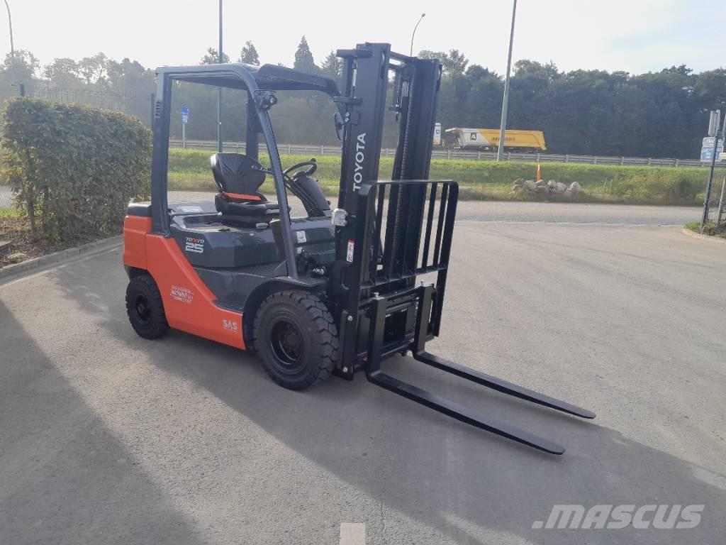 Toyota 52-8 FDF 25 Dizel forkliftler