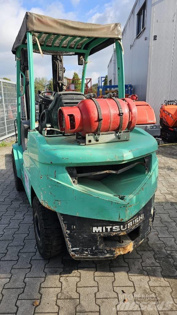 Mitsubishi FG 35 N LPG'li forkliftler