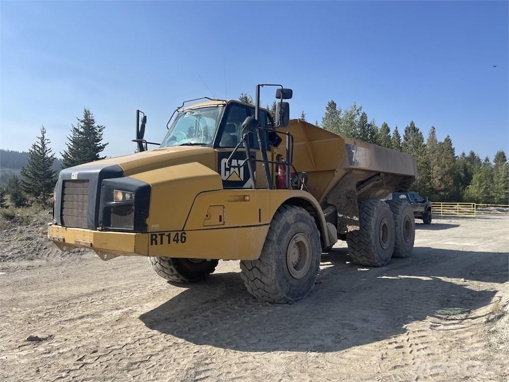 CAT 740B Belden kirma kaya kamyonu