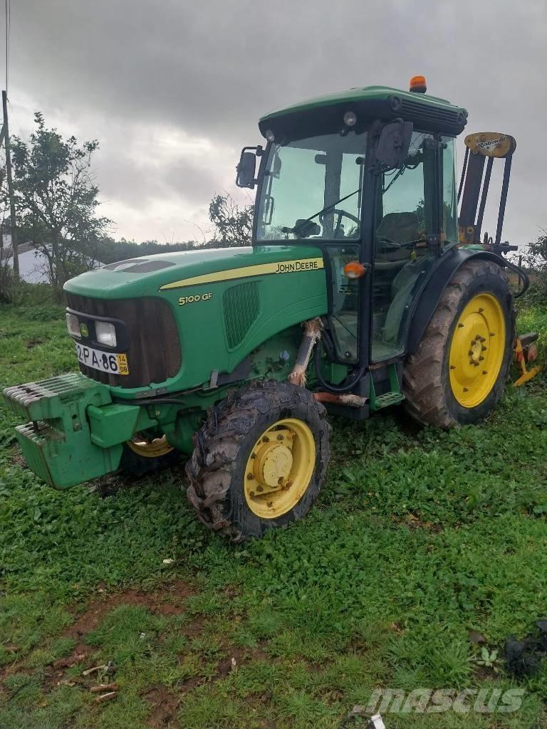 John Deere 5075 E Traktörler