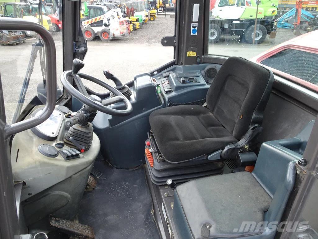 Mecalac AS700 Tekerlekli yükleyiciler