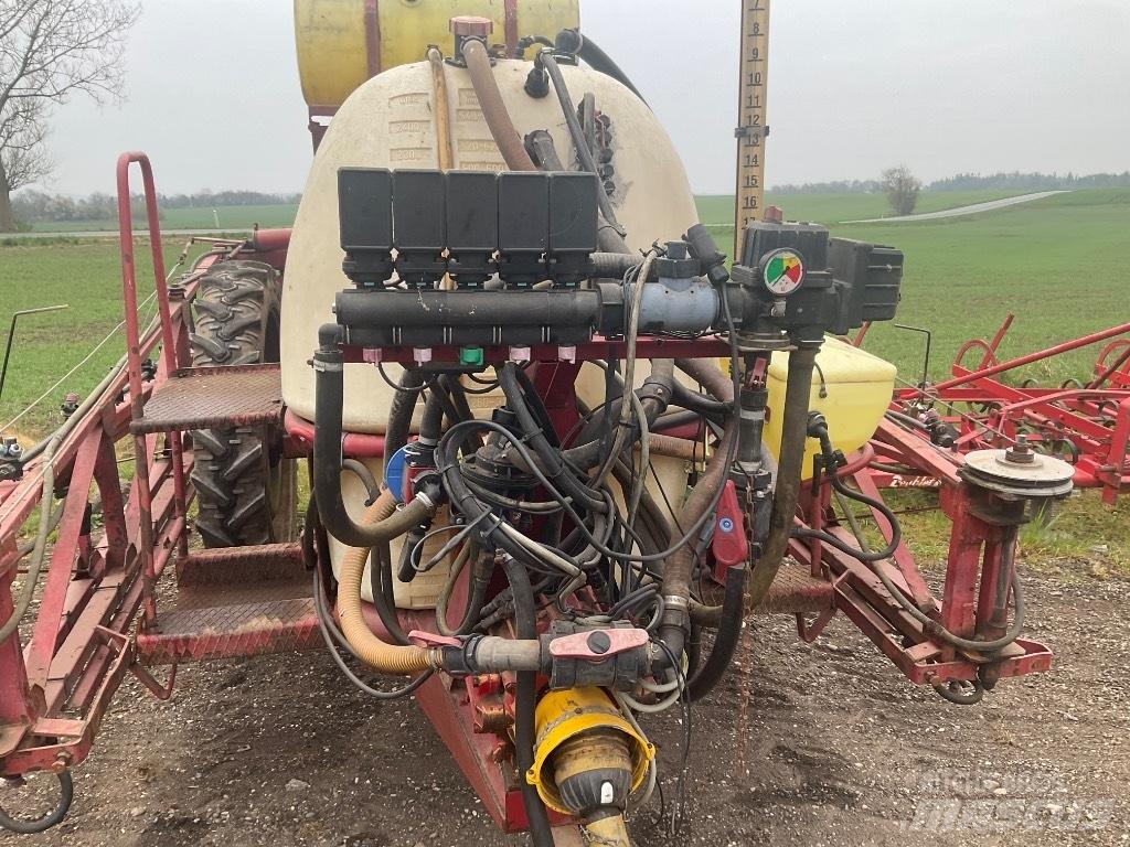 Hardi 2400 Çekilir pülverizatörler