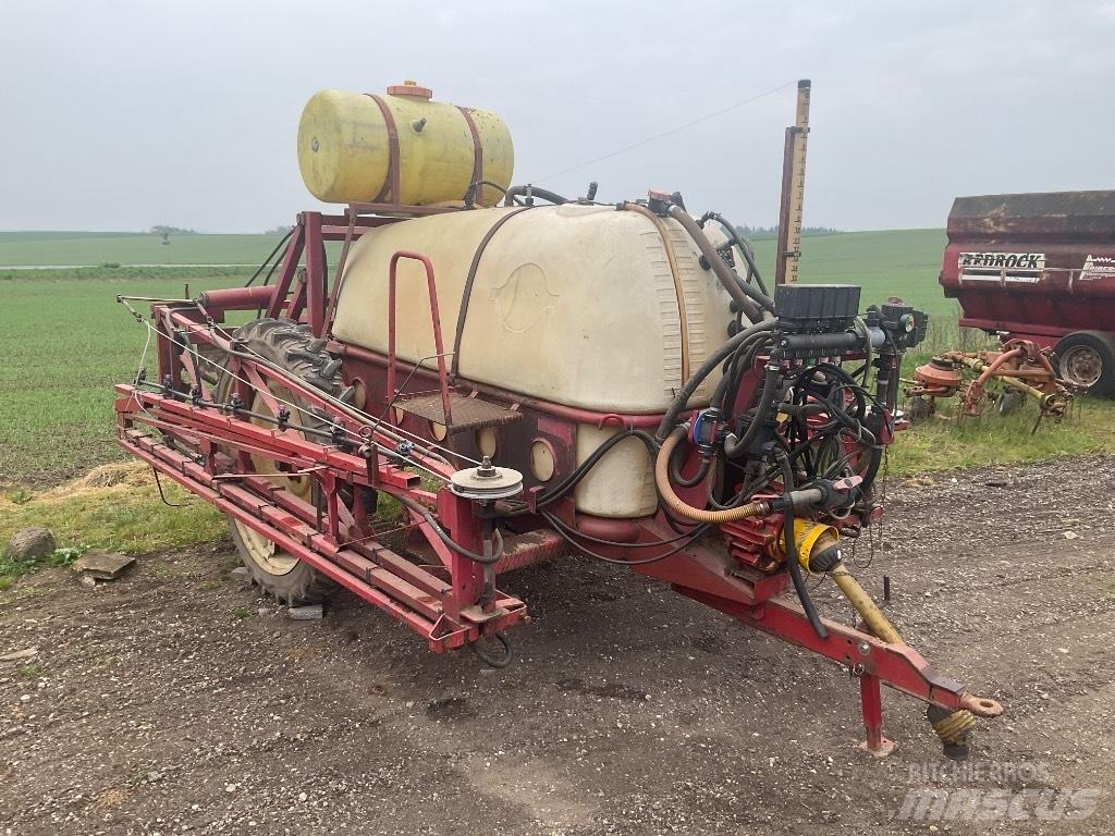 Hardi 2400 Çekilir pülverizatörler