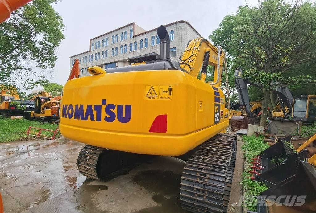 Komatsu PC 220-7 Paletli ekskavatörler
