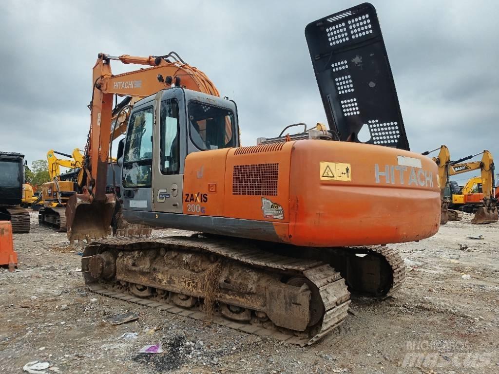 Hitachi ZX 200 Paletli ekskavatörler