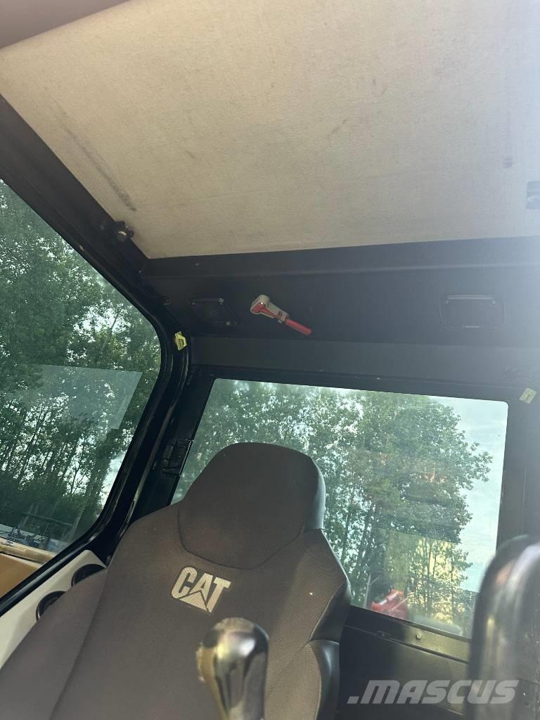 CAT 307E2 Paletli ekskavatörler