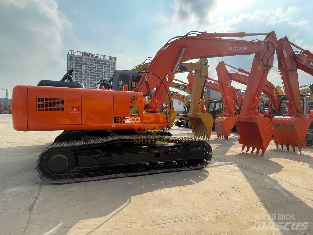 Hitachi EX 200 Paletli ekskavatörler